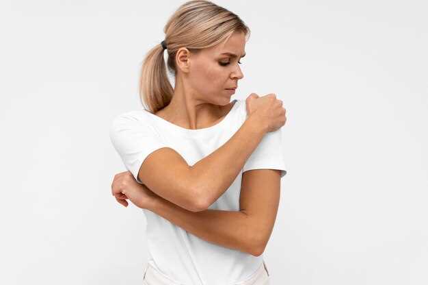 Причины растяжения мышц плеча